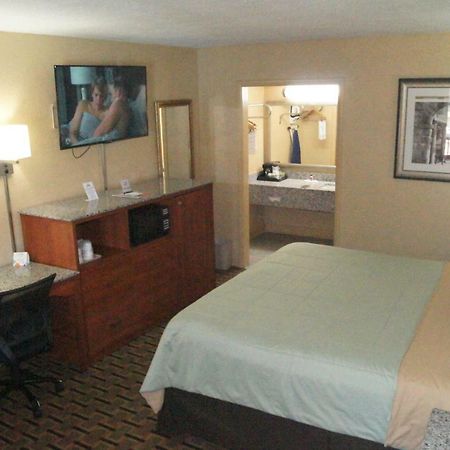 Days Inn By Wyndham Durham/Near Duke University Exteriör bild