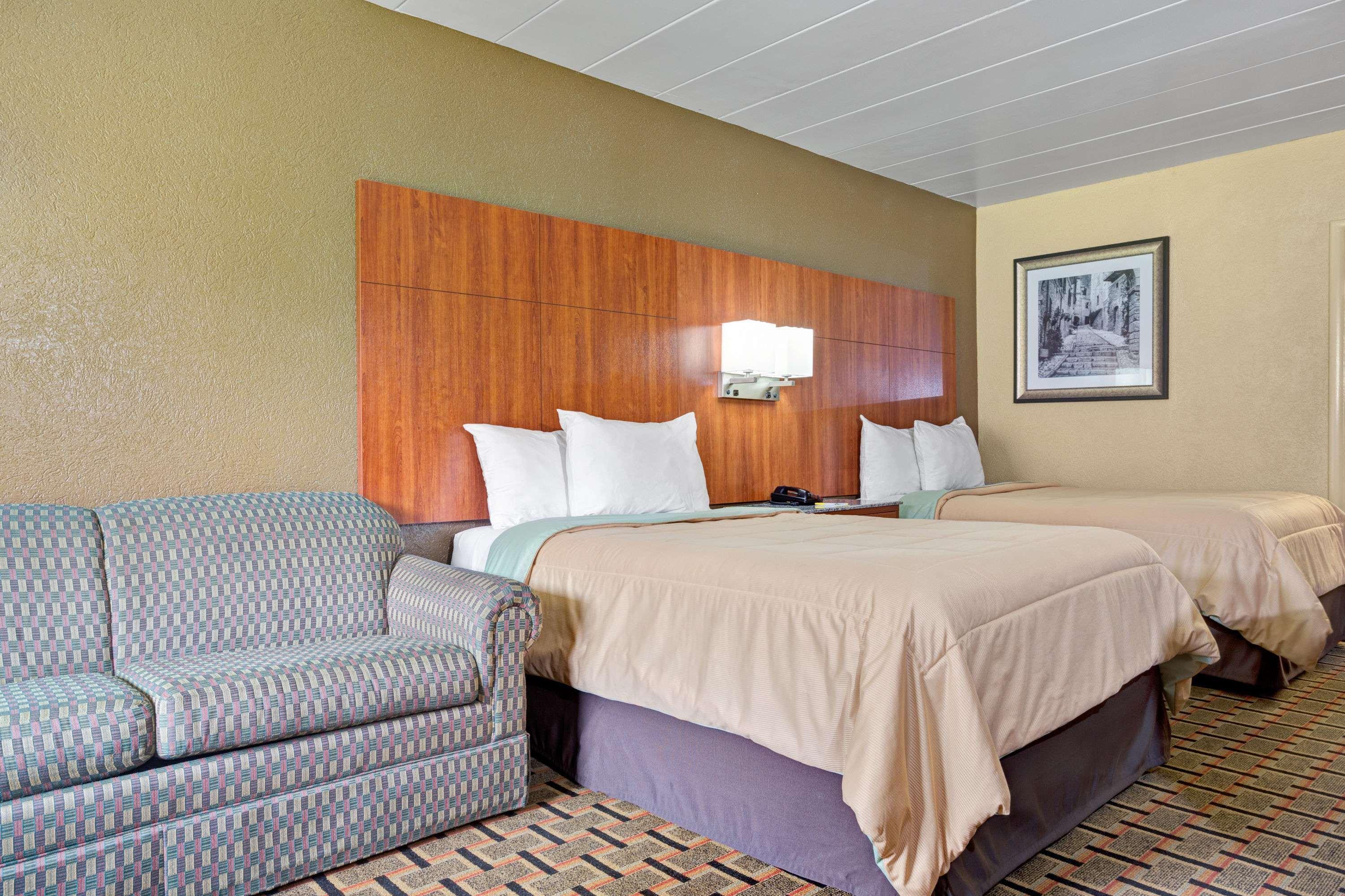 Days Inn By Wyndham Durham/Near Duke University Exteriör bild