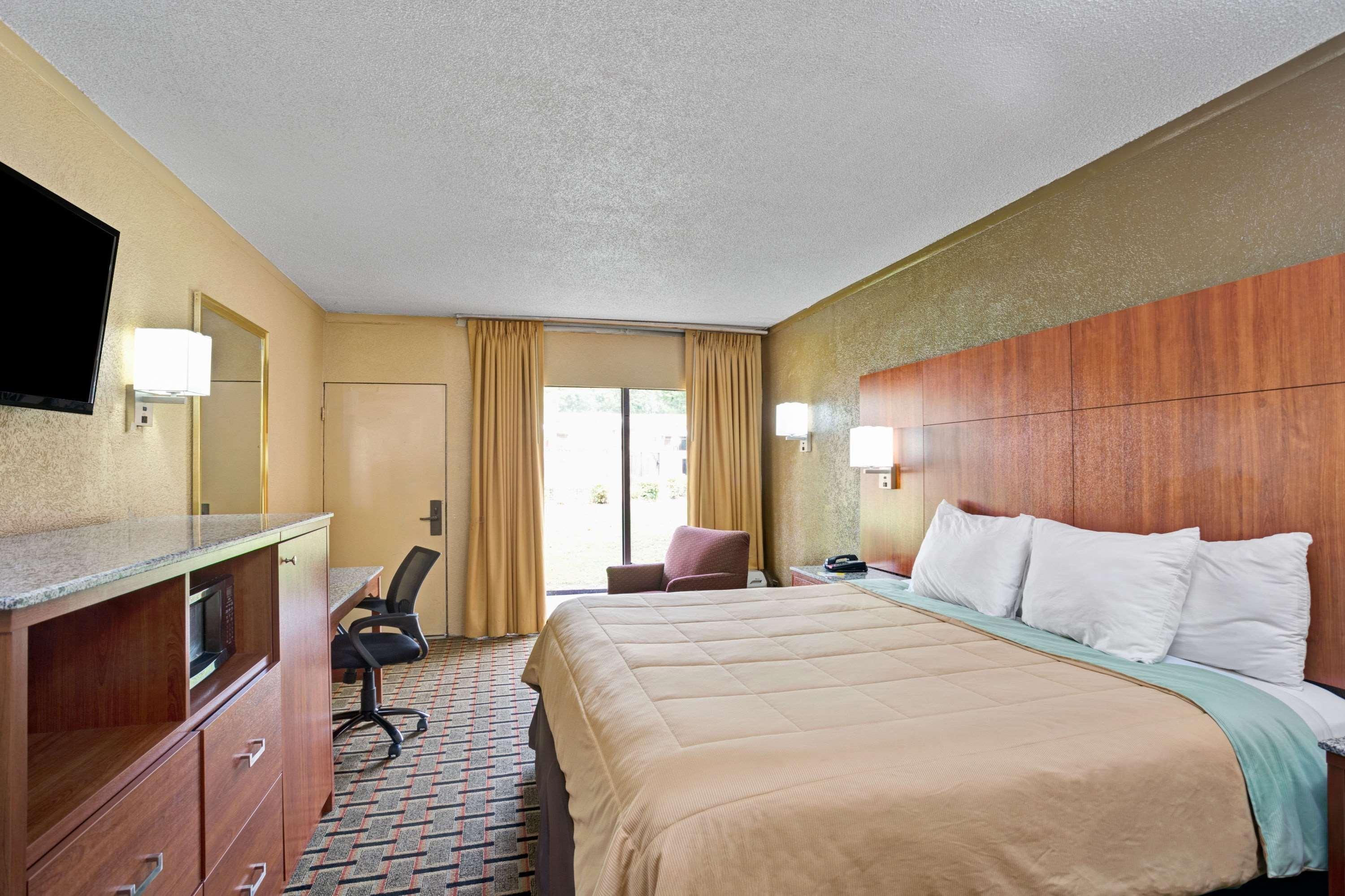 Days Inn By Wyndham Durham/Near Duke University Exteriör bild