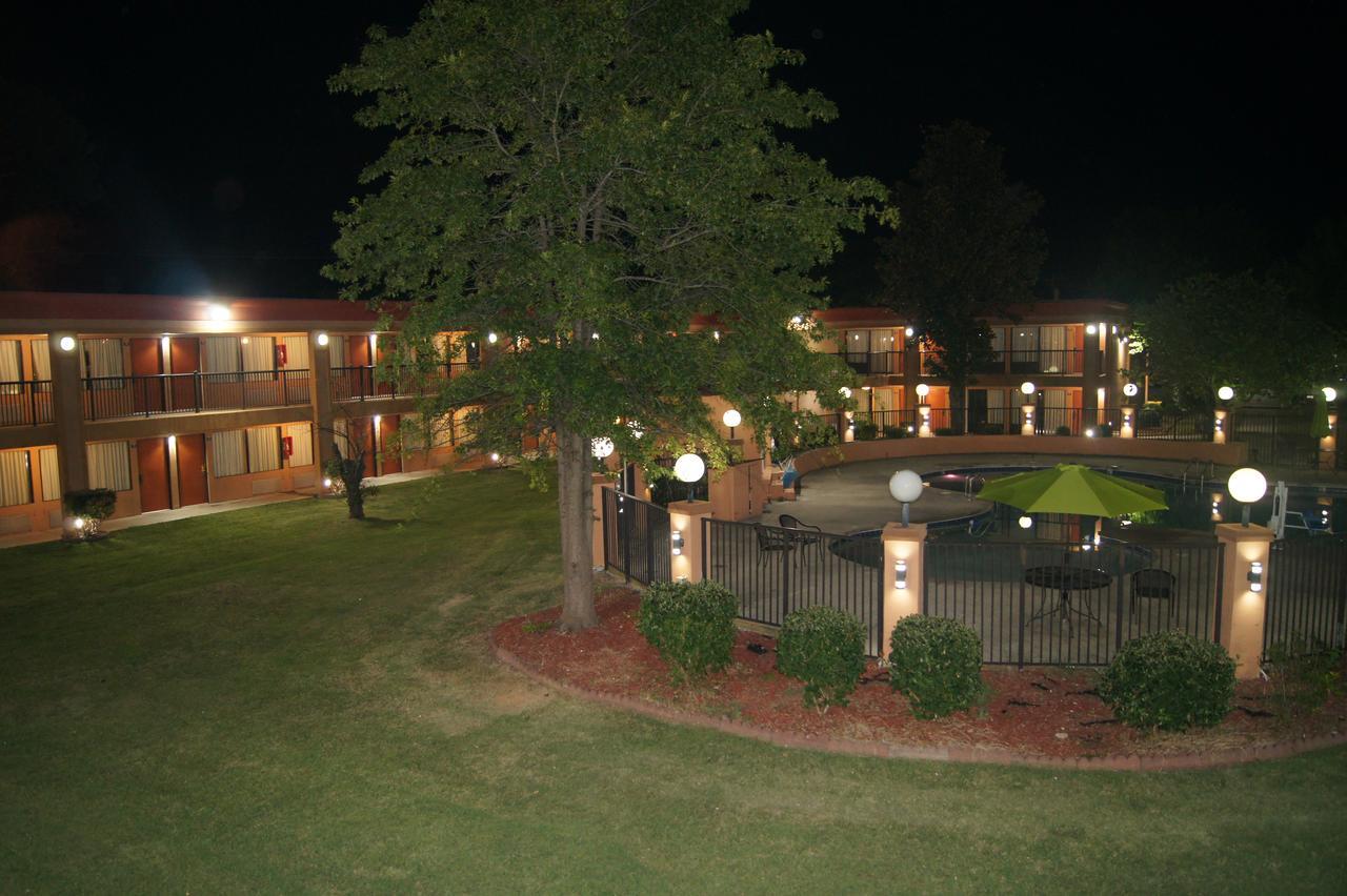 Days Inn By Wyndham Durham/Near Duke University Exteriör bild