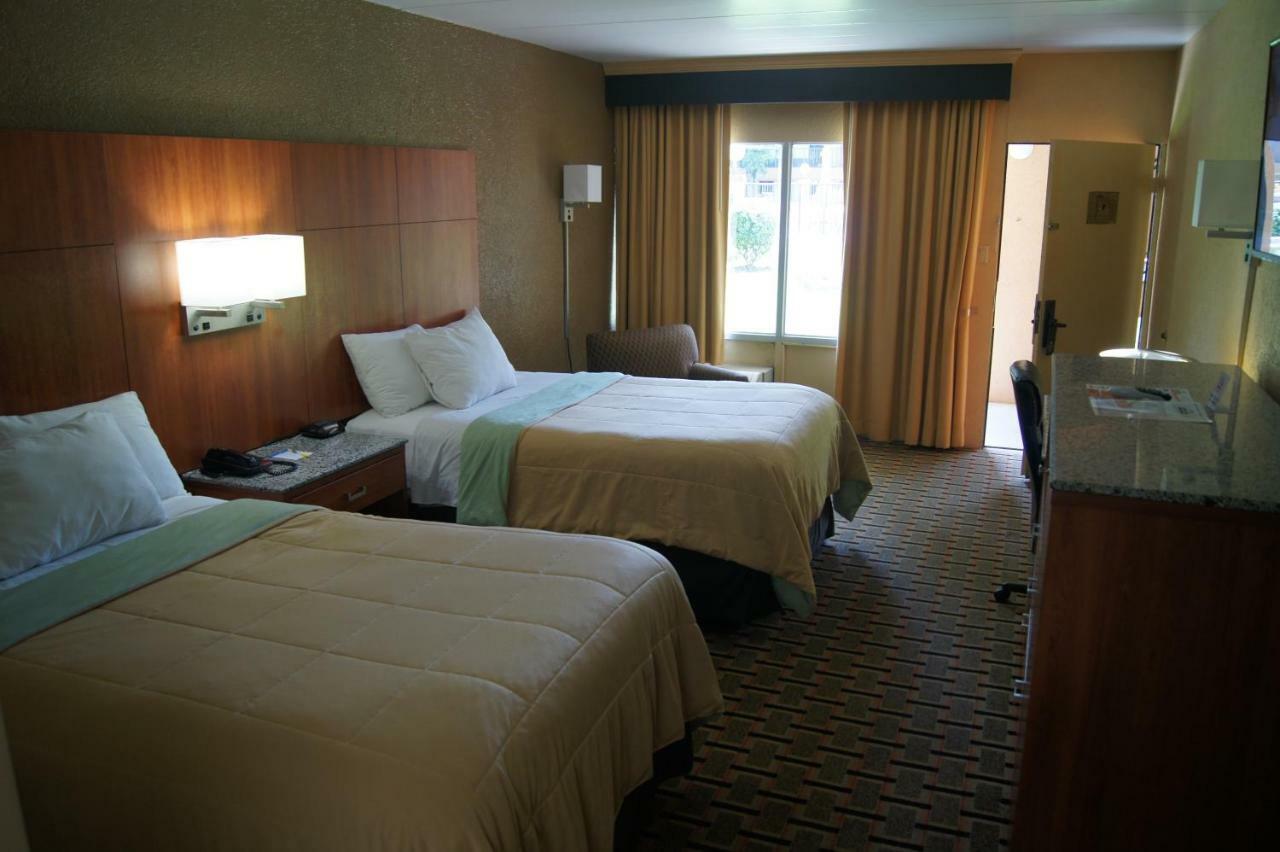 Days Inn By Wyndham Durham/Near Duke University Exteriör bild