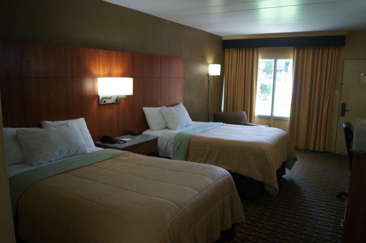 Days Inn By Wyndham Durham/Near Duke University Exteriör bild