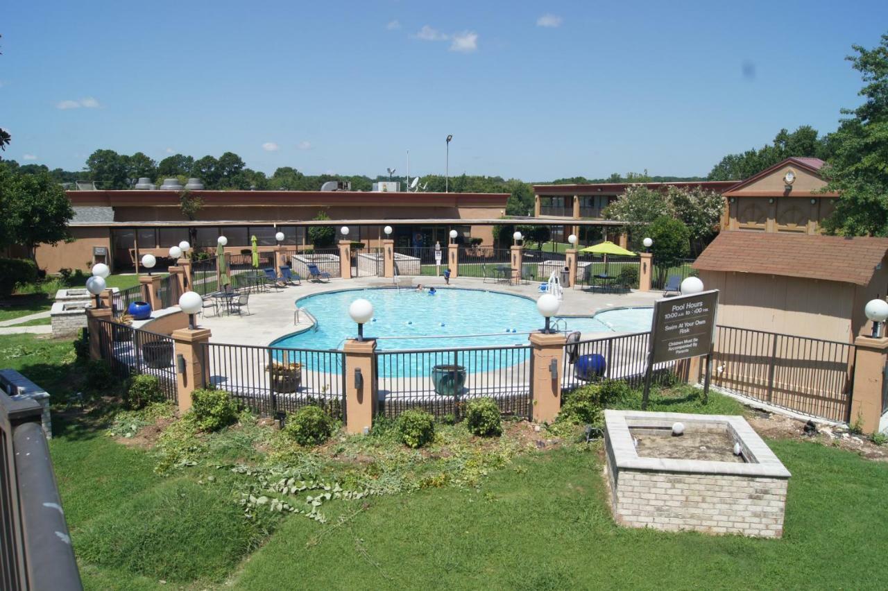 Days Inn By Wyndham Durham/Near Duke University Exteriör bild