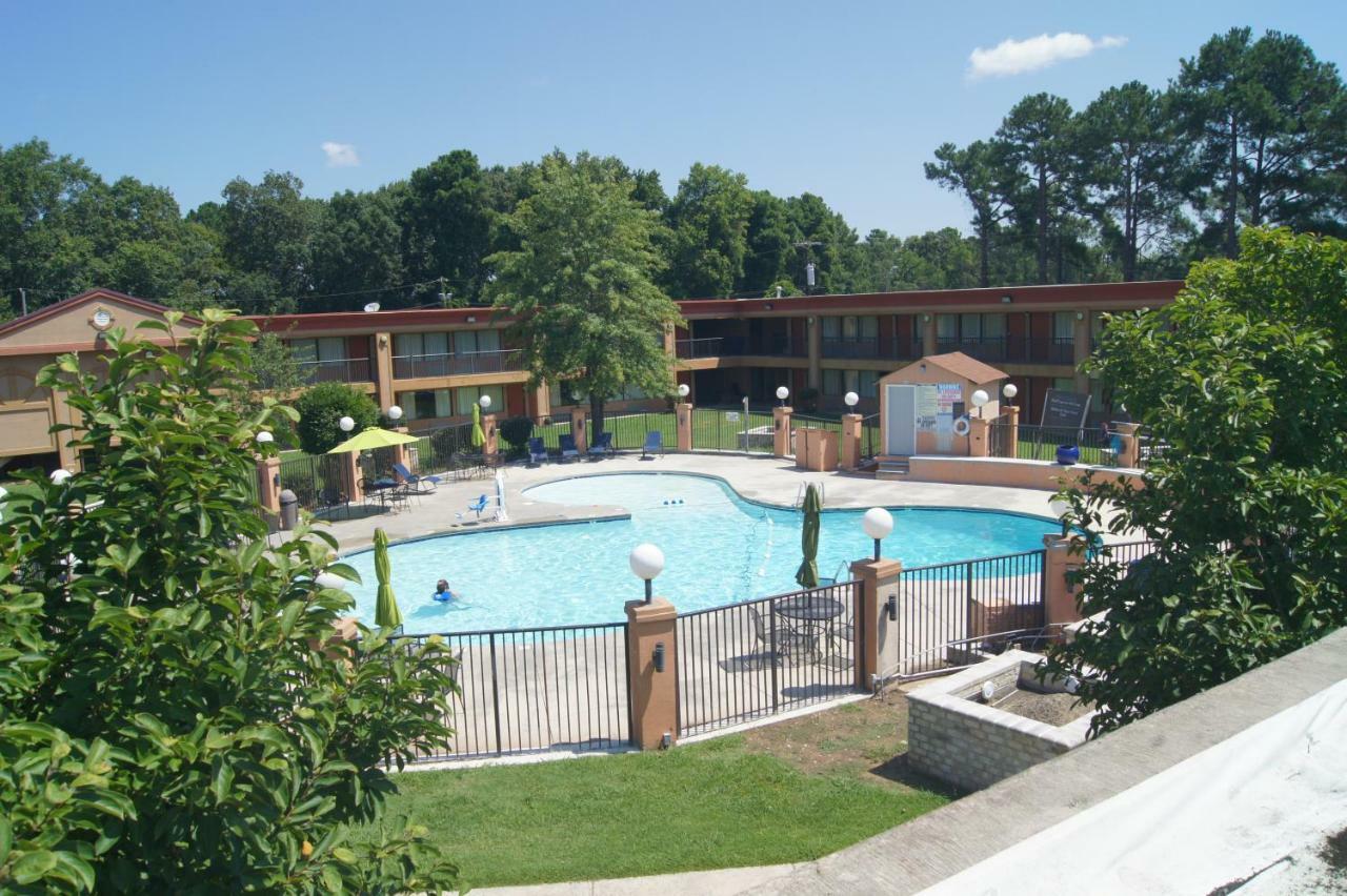 Days Inn By Wyndham Durham/Near Duke University Exteriör bild