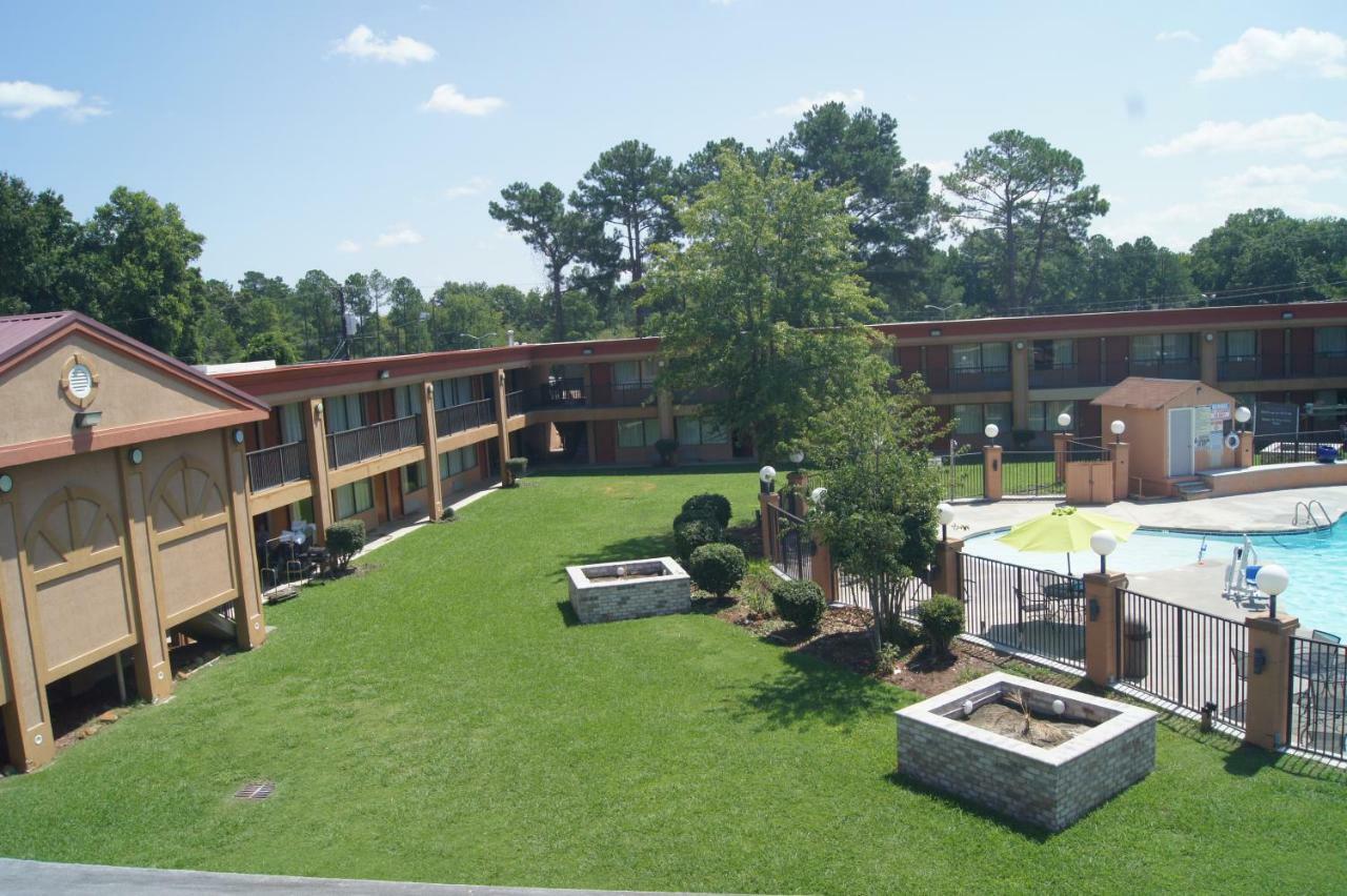 Days Inn By Wyndham Durham/Near Duke University Exteriör bild