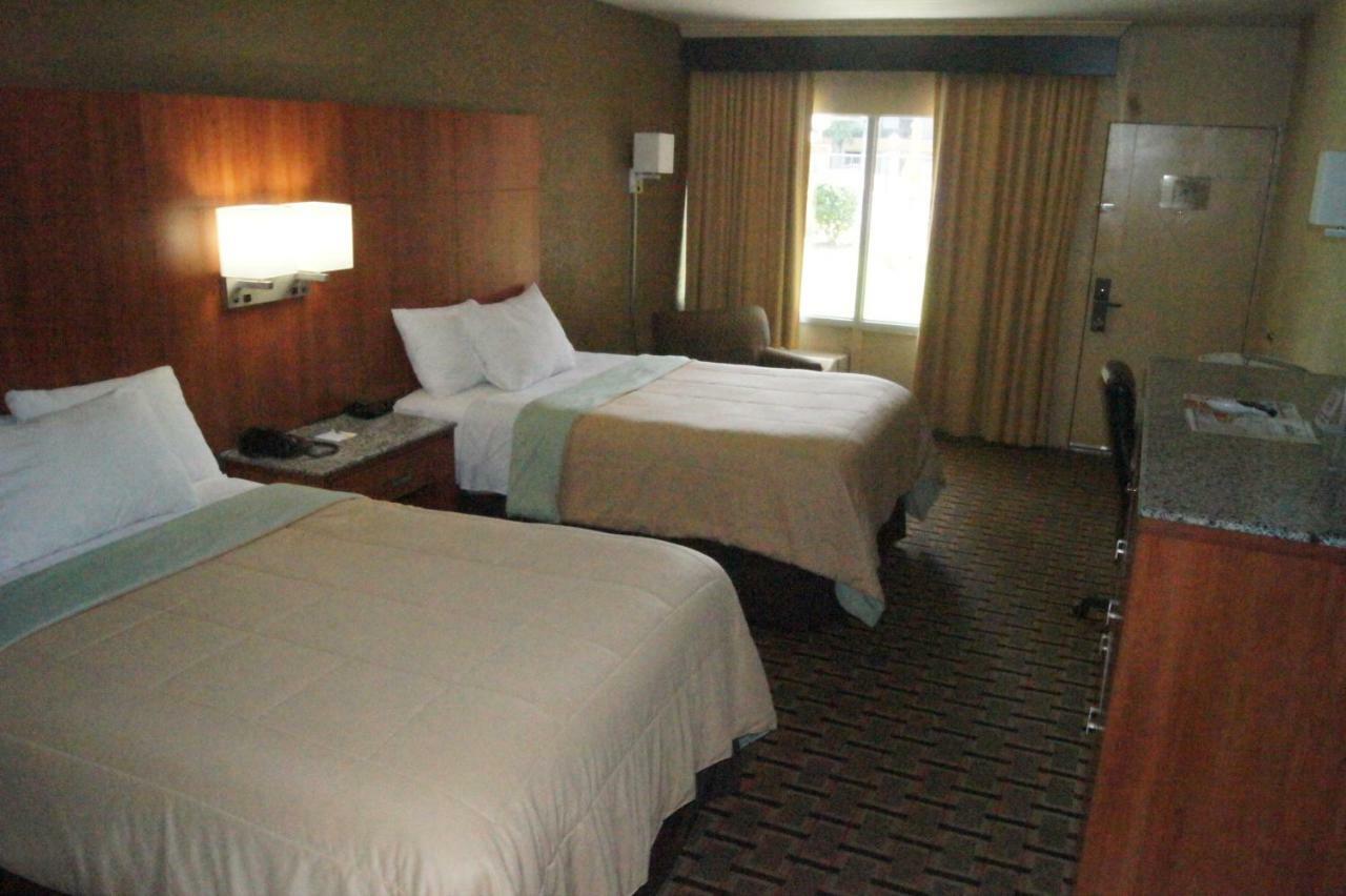 Days Inn By Wyndham Durham/Near Duke University Exteriör bild