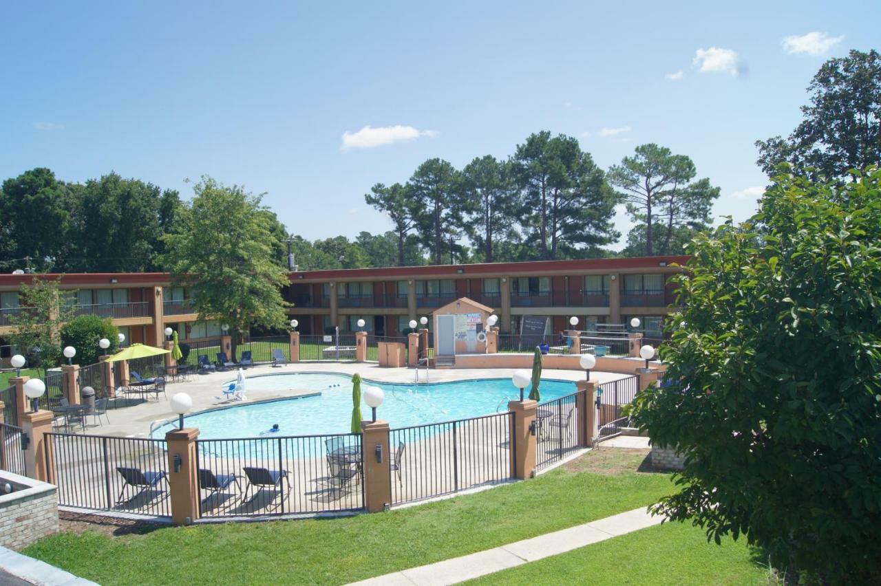 Days Inn By Wyndham Durham/Near Duke University Exteriör bild