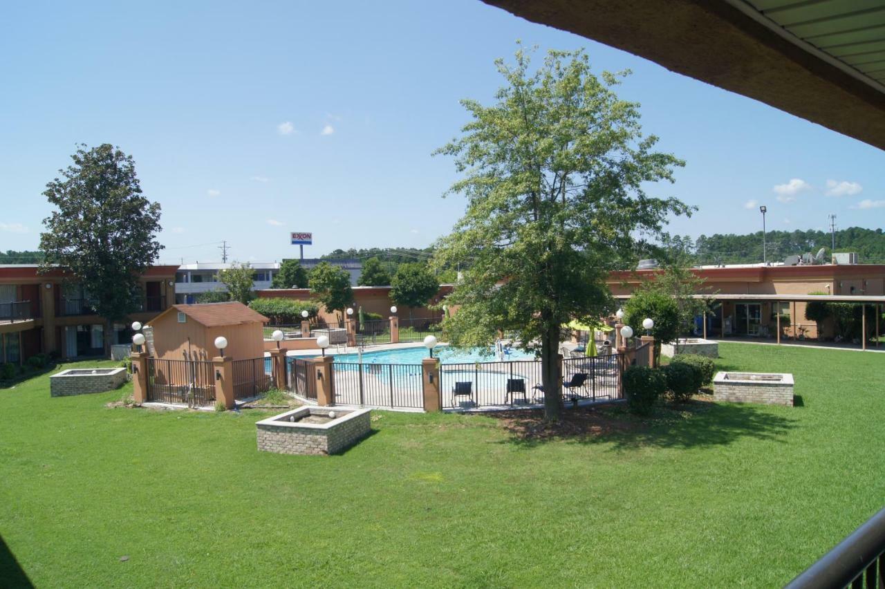 Days Inn By Wyndham Durham/Near Duke University Exteriör bild
